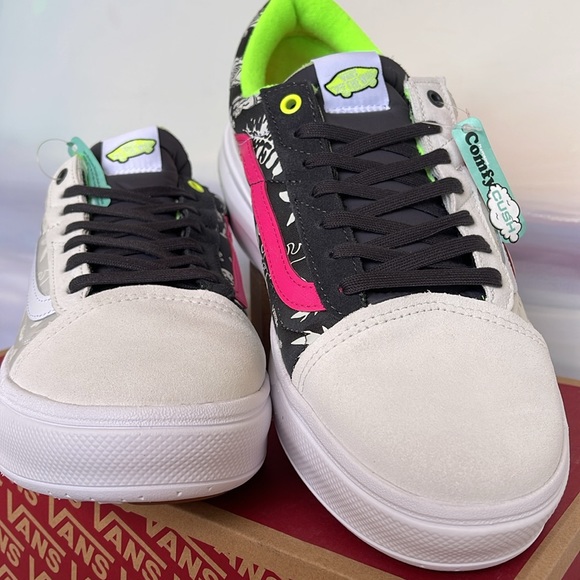 Vans Men’s Old Skool Over
Singles Day Multi/True Wh
VN0A7Q5E6GL
Sneaker Platform - Picture 6 of 16